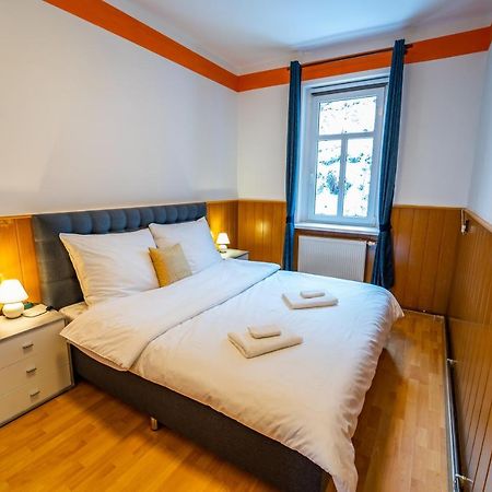 Tuan Long Apartments ヤーヒモフ エクステリア 写真