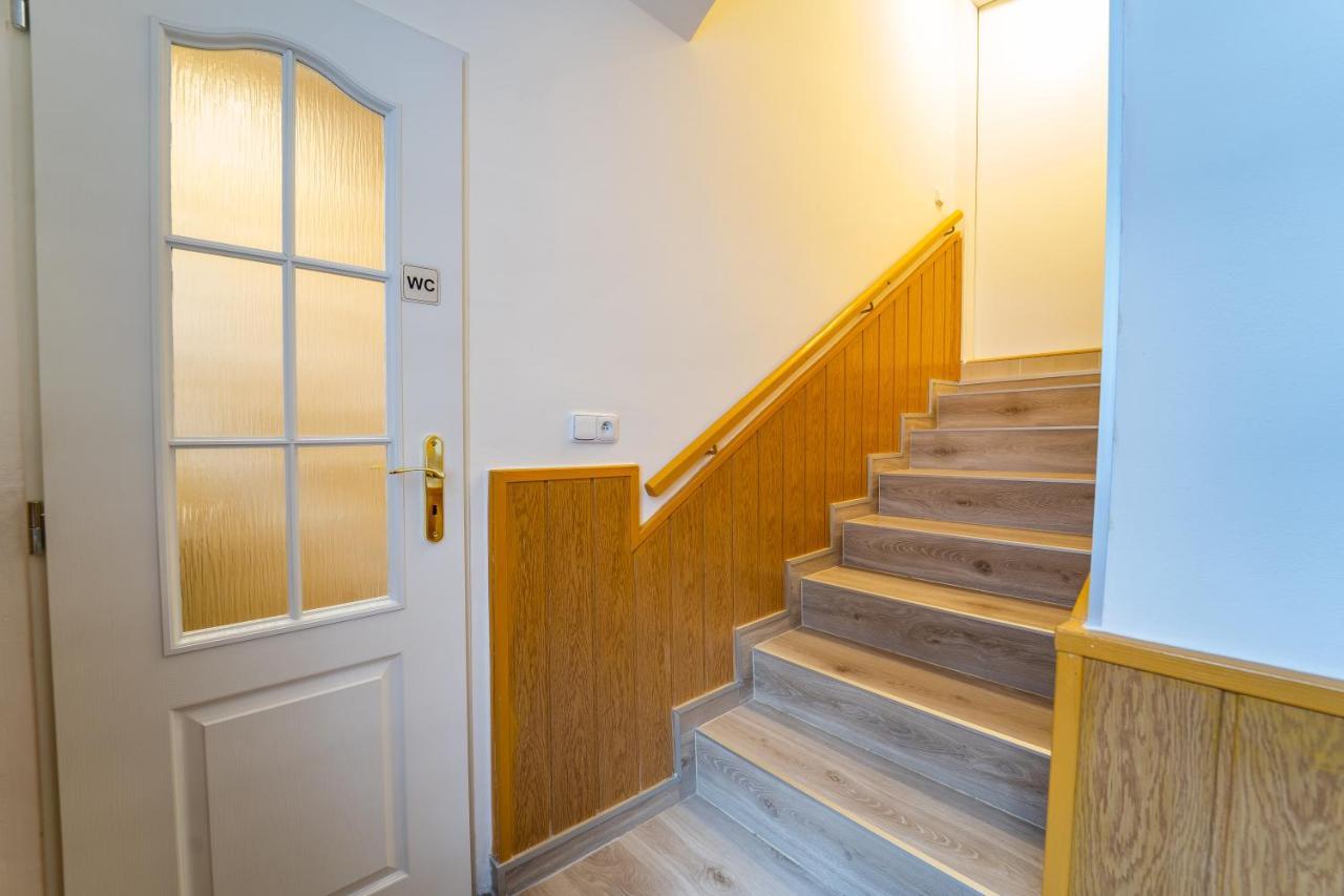 Tuan Long Apartments ヤーヒモフ エクステリア 写真