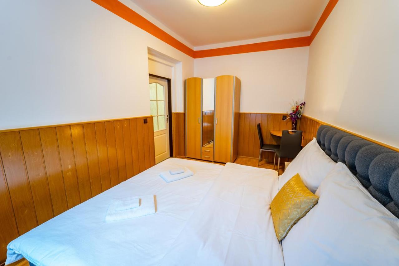Tuan Long Apartments ヤーヒモフ エクステリア 写真